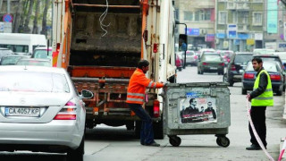 Кола премаза служител на чистотата