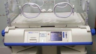 Бебе на 50 дни издъхна мистериозно в болница