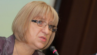 Цецка Цачева сяда в "стола на истината"