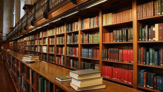Качват на релси библиотеката в Алма матер