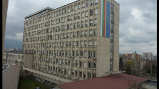 Бебе на гард се удуши на пъпната си връв