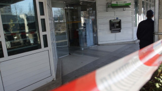 Студентка се метна от третия етаж заради мъж 
