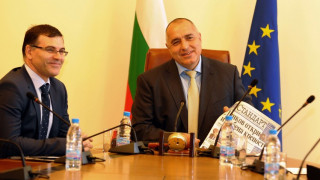 Борисов към Дянков: Остави някоя крепост и за мен!