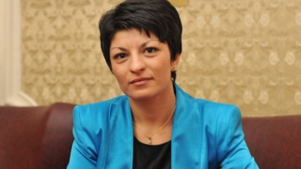 Десислава Атанасова се чувствала като тежка артилерия  | StandartNews.com