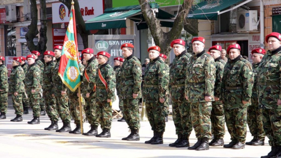 Военните възстановят аварийните мобилни групи   | StandartNews.com
