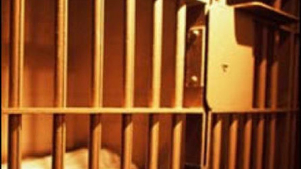 Фалшив данъчен осъден за рушвет от 12 лв. | StandartNews.com