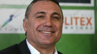 "Литекс" удари "Славия" с 10 души 
