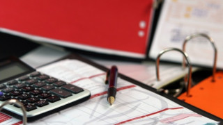 Тройната коалиция маскирала бонусите като заплати