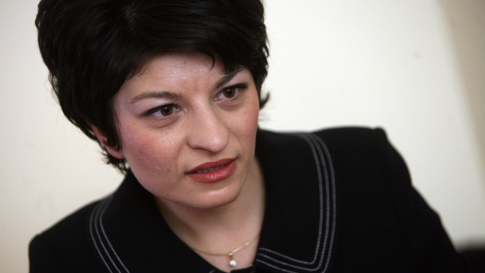 Атанасова търси консенсус за здравеопазването | StandartNews.com