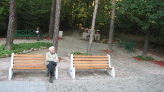 Слагат нови пейки в столичните паркове