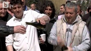 В Мадан гърмят шампанско - парите са преведени