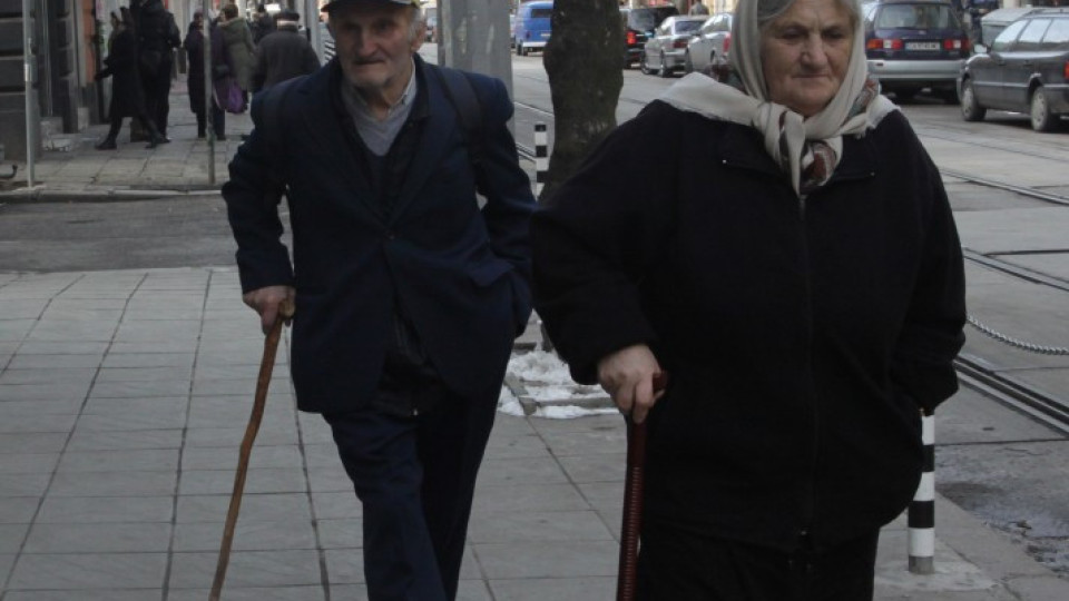 Образованите жени живеят по-дълго | StandartNews.com