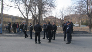 Полицията спря блокадата на металурзите
