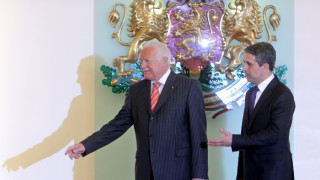Плевнелиев изпраща съкровища в Прага