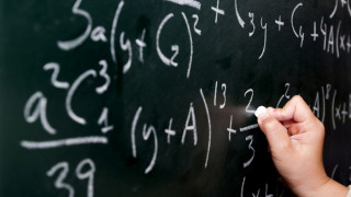 Спипаха 300 ученици, записани в две школа