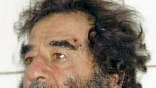 Местят гроба на Садам заради тълпи от поклонници