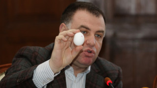 Министър съзря спекула с яйцата