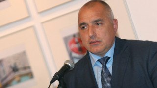 Бойко подари троянска сливова на арменския патриарх