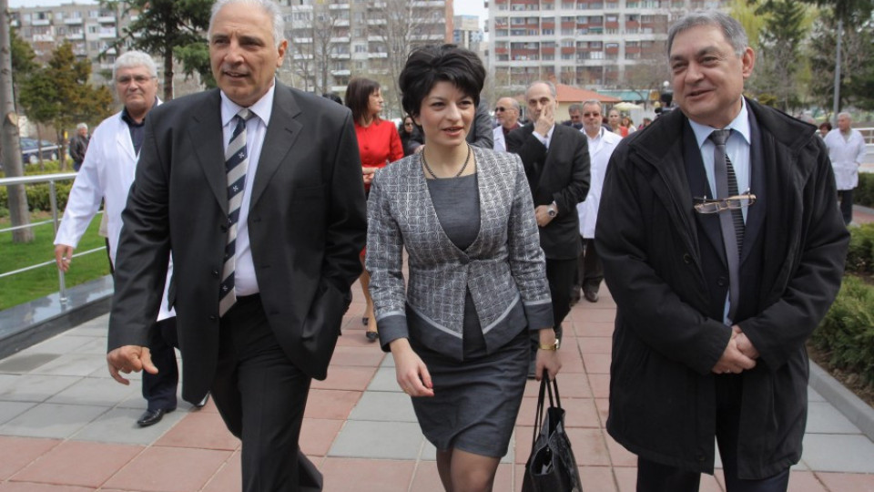 Дянков може и да пусне средства за фонда за лечение на деца | StandartNews.com