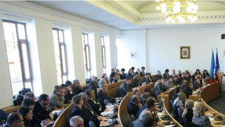 Поликлиника изяде главата на общинарка