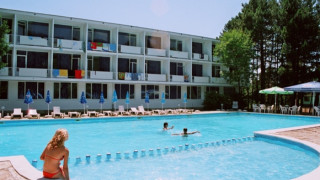 Разпродават имоти на морето заради дългове