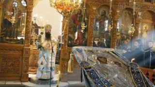 Ликът на Дева Мария от Долни Воден благославя с рожби