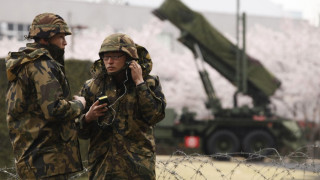 Северна Корея все пак зарежда с гориво ракетата си