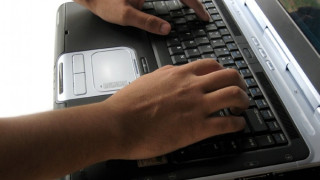 Тийнейджър разпори корема на враг от Интернет 