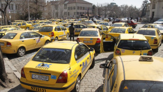 Одрусаха бакшиши с актове за 100 бона 