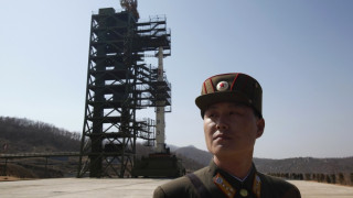 Пхенян отлага изстрелването на ракетата