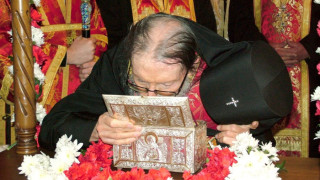 Анатема за крадеца на светите мощи