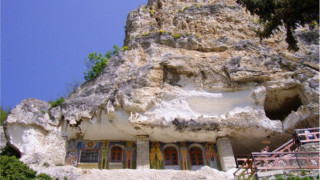 Ошушкаха скална църква край Русе