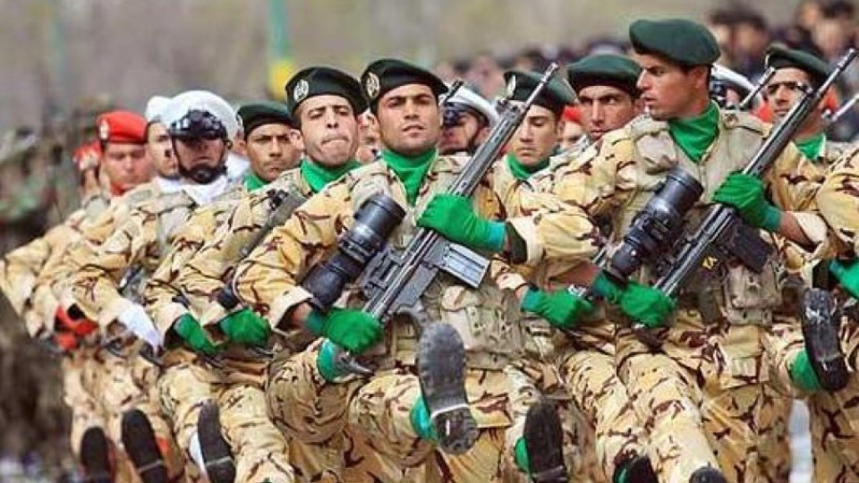 Иран показа военна мощ на парад | StandartNews.com