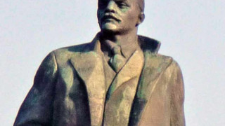 Откраднаха и продадоха паметник на Ленин и Георги Димитров 