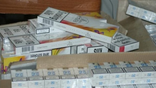 Откриха цигари за 60 000 лева в микробус