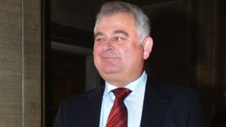 Ексшефът на разузнаването изгърмял за прахосан милион