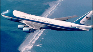 Птици без малко да разбият самолета на US вицепрезидента