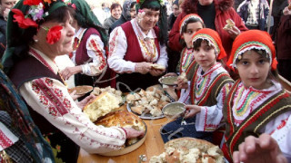 Баби слагат джинси, внучките им фустани