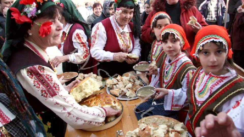 Баби слагат джинси, внучките им фустани | StandartNews.com