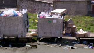 Контейнер, натъпкан с биологични отпадъци, откриха във Варна