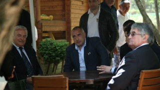 Бойко размаха пръст на футбола