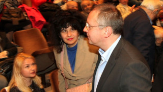 1 май: Станишев на трибуната, Първанов - в публиката