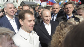 Путин и Медведев на бира в "Жигули"