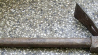 Внук счупи черепа на дядо си с тесла заради телевизор