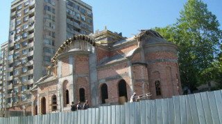 Извор бликна в храм