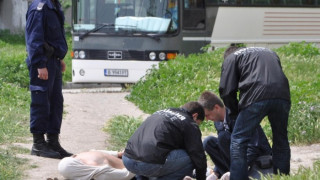 Зрелищен арест на двама при улична сделка с боеприпаси