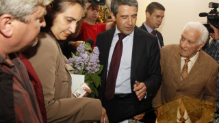 Плевнелиев разведе столичани по коридорите на власта 