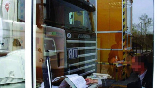 Четирима от задържаните митничари остават в ареста