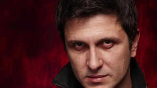 Колега фраснал Блатечки на сцената  