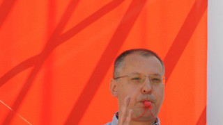 Станишев: Победата на Оланд е отрицание на лудостта Меркози